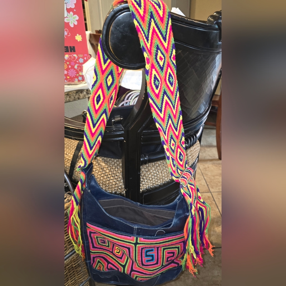 WAYUU Mochila Bag. 100% Original Colombian Bag. Beautiful Handmade Bag
